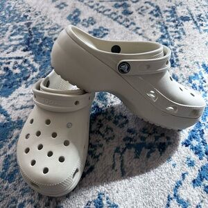 Women’s Classic Platform Crocs Bone